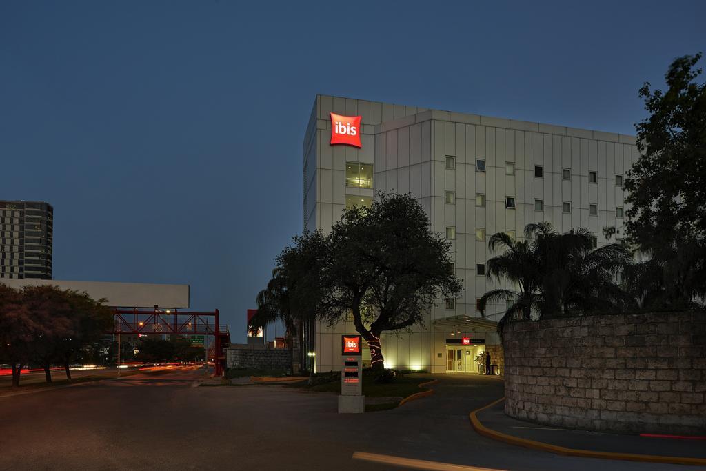Ibis Monterrey Valle San Pedro Garza Garcia Екстер'єр фото